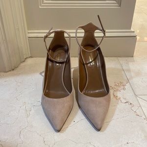 Aquazzura swede pumps!